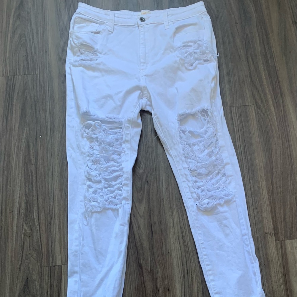 These jeans have never been worn. Also, they are stretchy.
